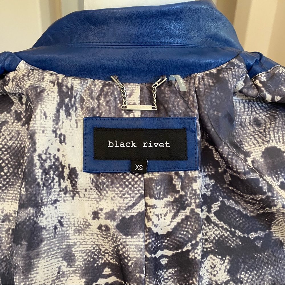 NWOT Black Rivet Blue Soft Vegan Leather Moto Jacket Fitted Design - Picture 8 of 11